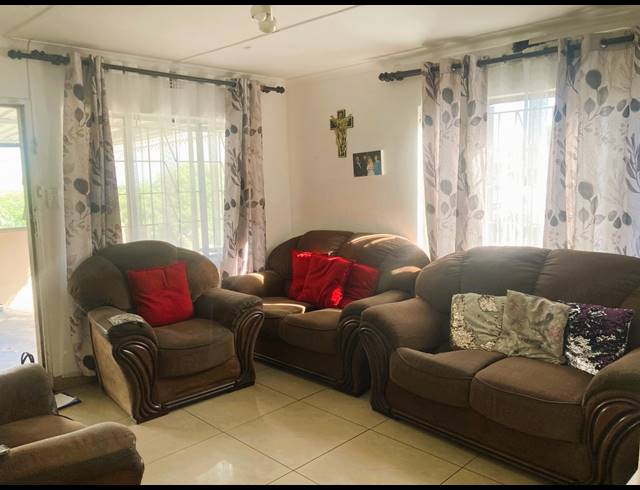 3 BEDROOM HOUSE FOR SALE IN BLUFF